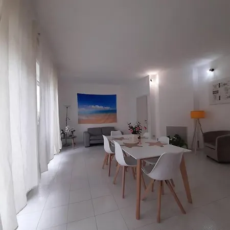 Διαμέρισμα Seven House Poetto