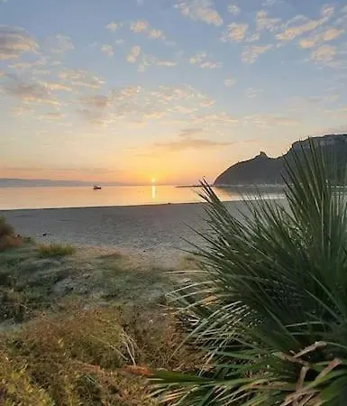 Seven House Poetto *