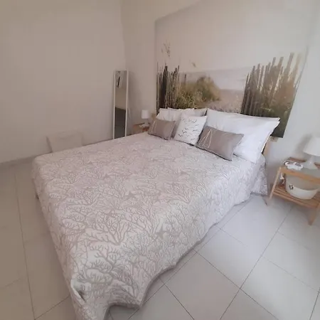 Seven House Poetto *